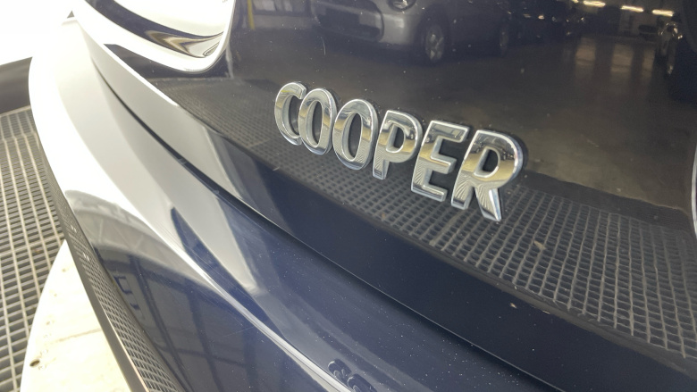 MINI Hatchback 1.5 Cooper Exclusive Premium 5dr Petrol Hatchback